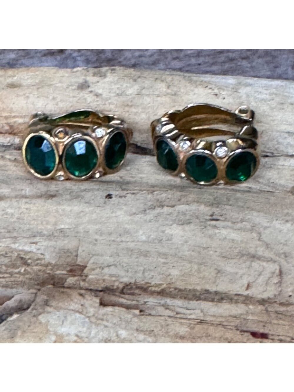 Swarovski Emerald Green Crystal Gold Tone Huggie Hoop Earrings Signed Vintage - Picture 3 of 5